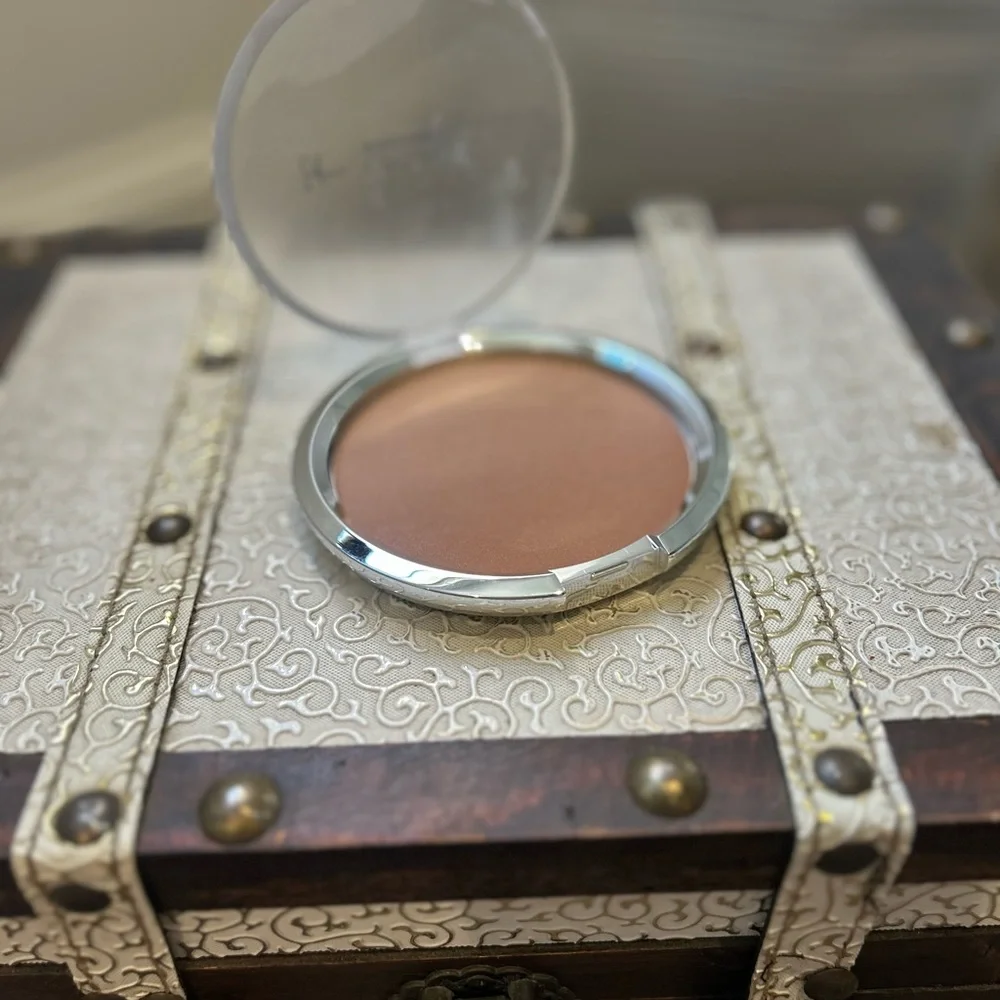 IT Ombre Radiance Bronzer - Picture 2 of 4